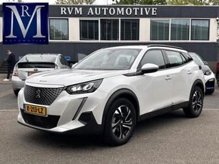 Hoofdafbeelding Peugeot e-2008 Peugeot e-2008 EV Allure 50 kWh ADAP. CRUISE | NAVI | RIJKLAARPRIJS INCL. 12 MND. BOVAGGARANTIE