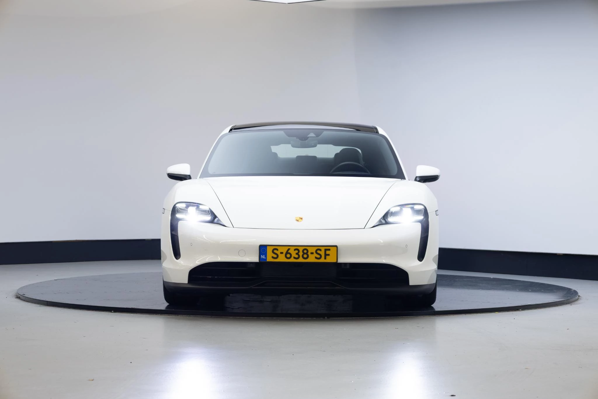 Hoofdafbeelding Porsche Taycan