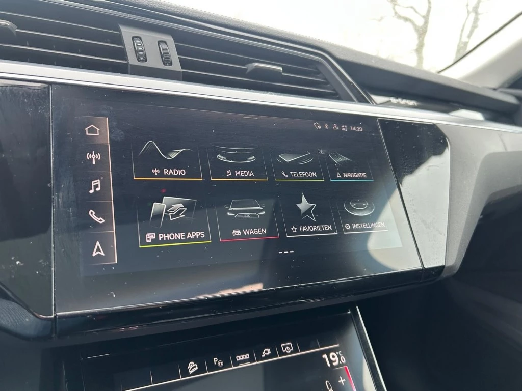 Hoofdafbeelding Audi e-tron