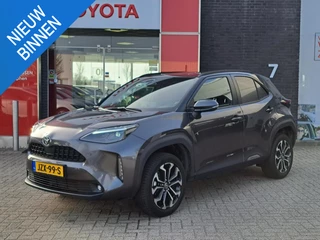 Toyota Yaris Cross 1.5 Hybrid 115 First Edition APPLE/ANDROID STOEL/STUURVERWARMING NAVI AD-CRUISE PRIVACY-GLASS 17"LM-VELGEN