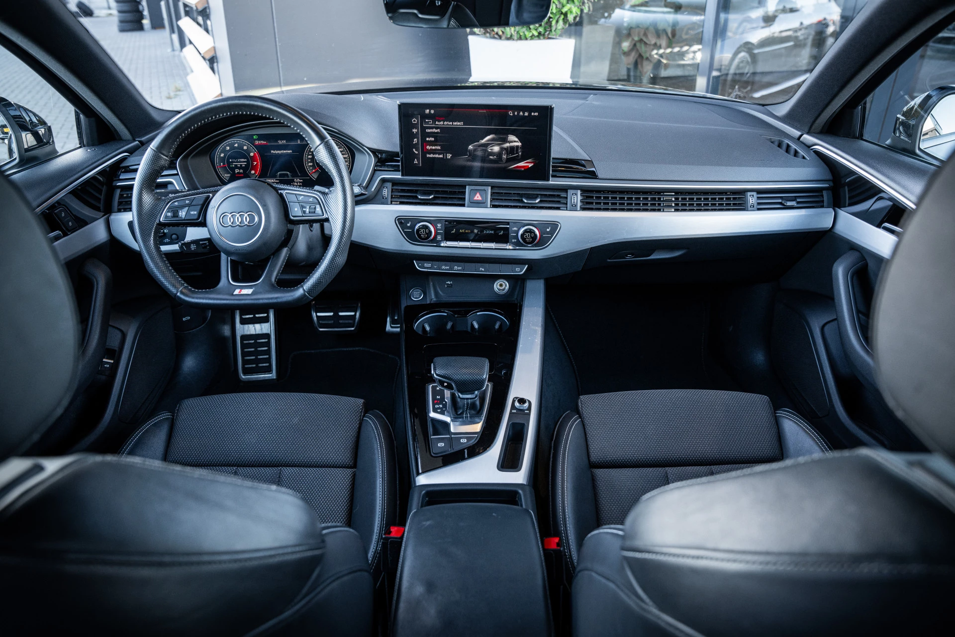 Hoofdafbeelding Audi A4