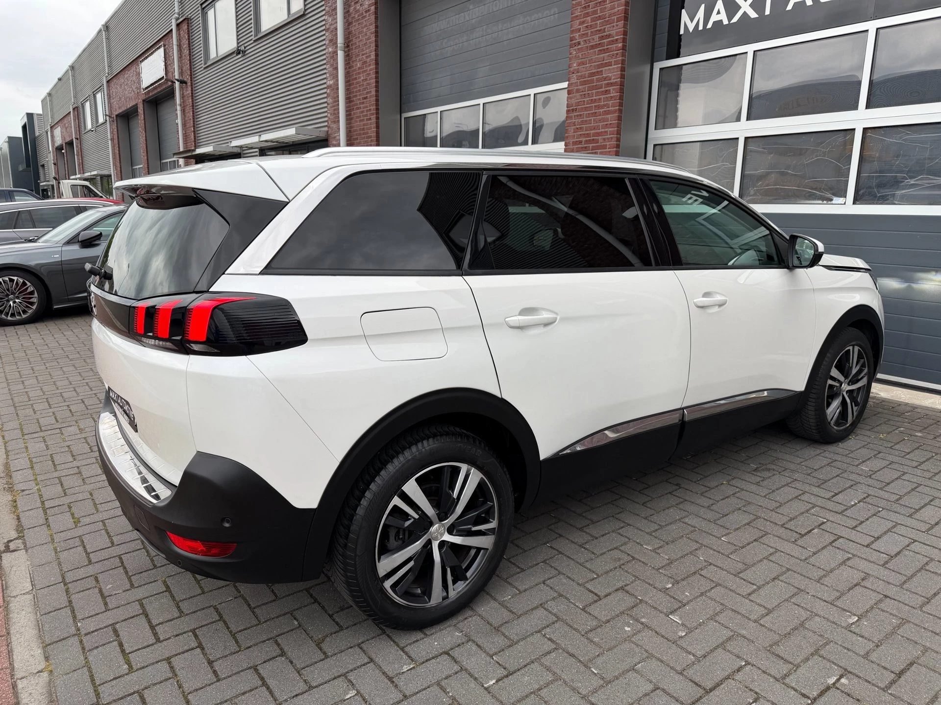 Hoofdafbeelding Peugeot 5008