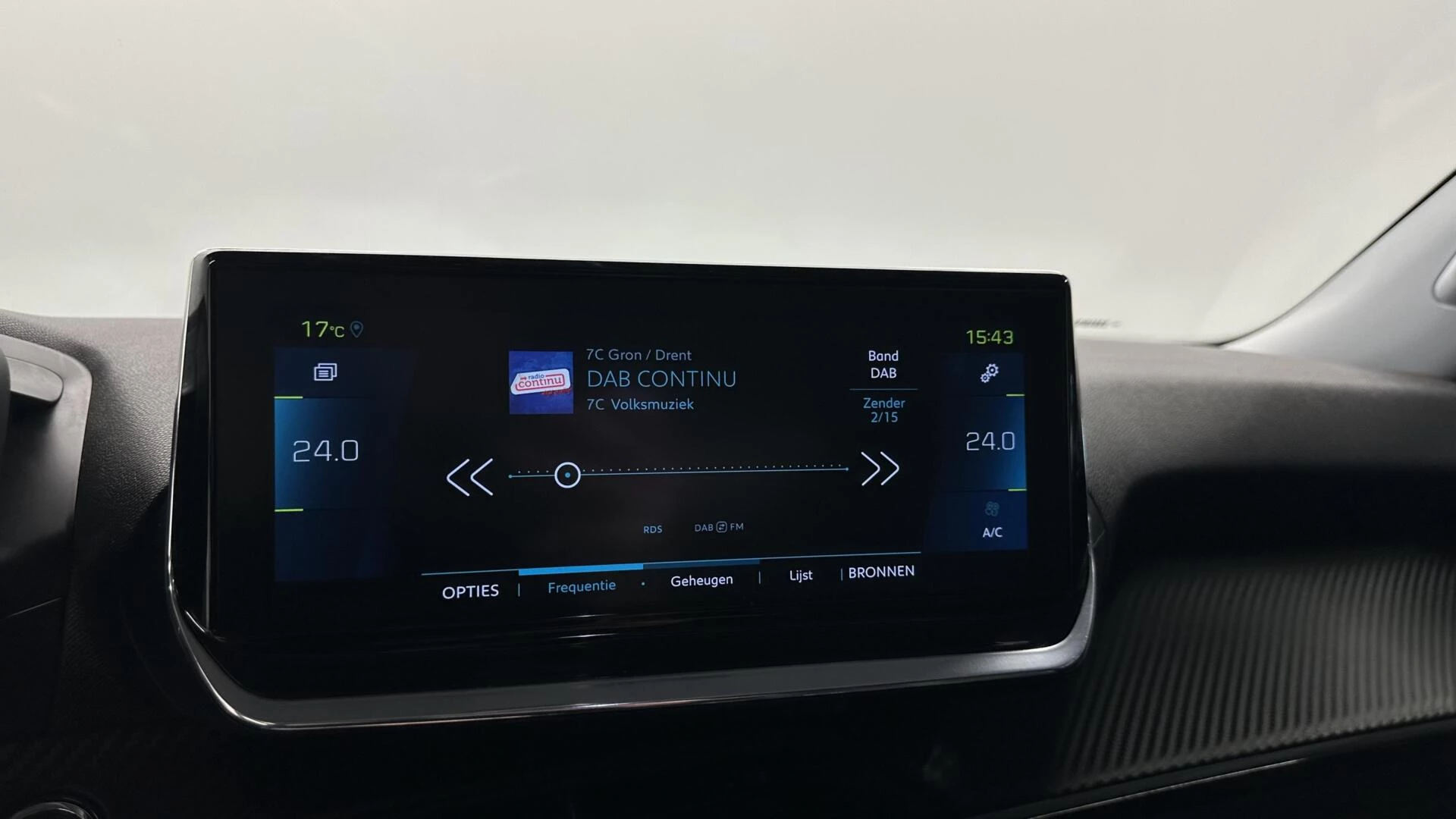 Hoofdafbeelding Peugeot e-2008