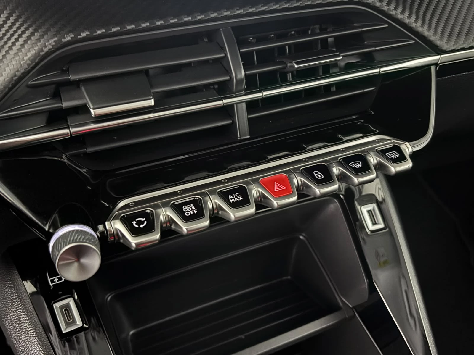 Hoofdafbeelding Peugeot e-208