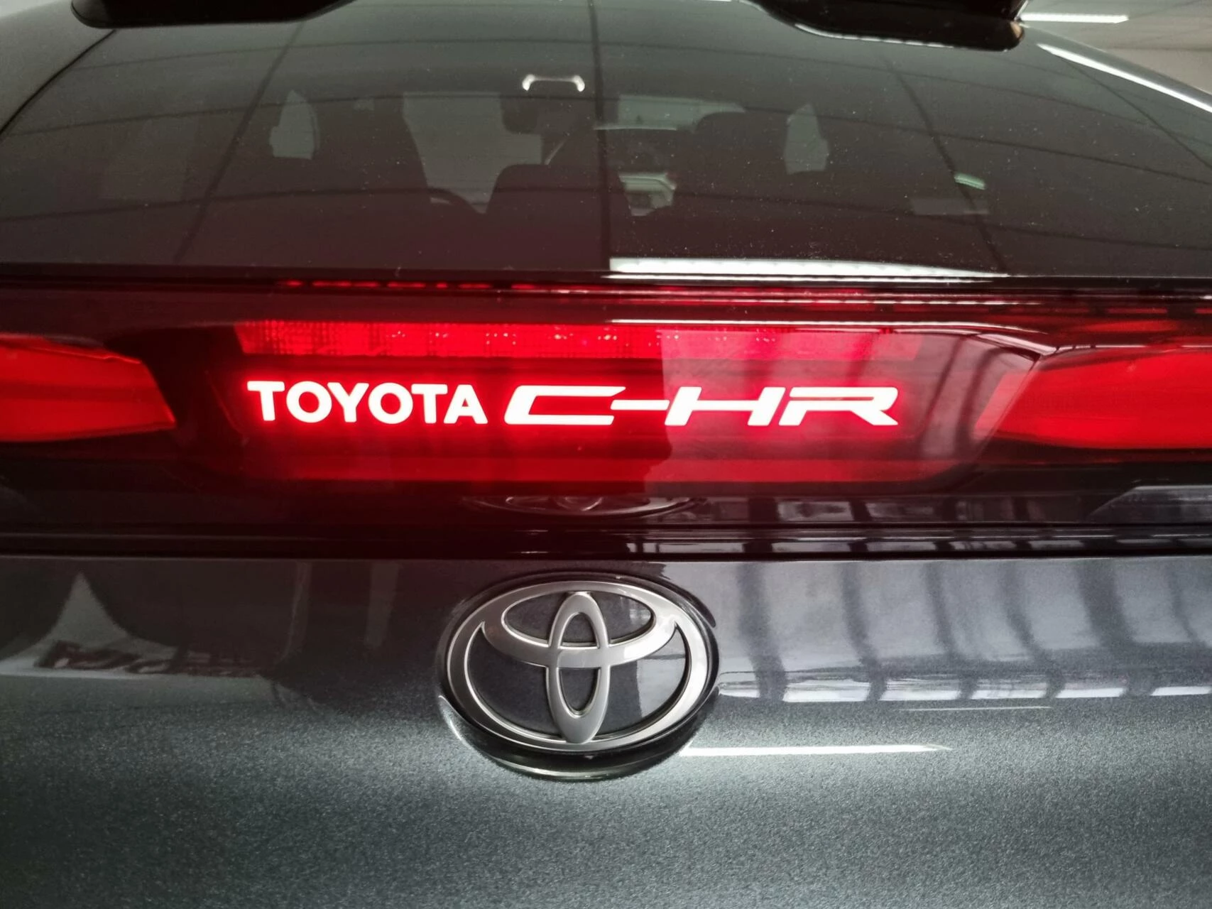 Hoofdafbeelding Toyota C-HR