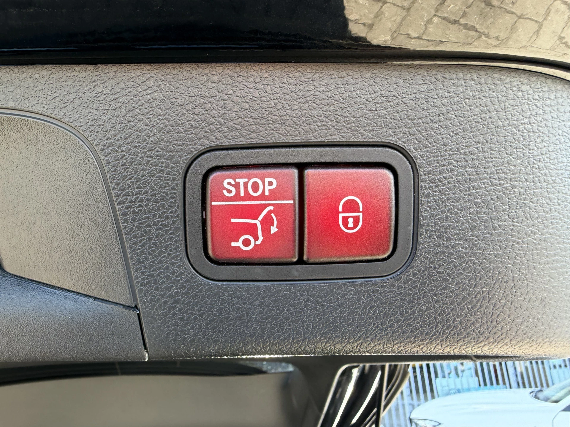 Hoofdafbeelding Mercedes-Benz EQC