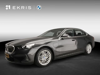 BMW 5 Serie Sedan 530e | LED | HUD | Sportstoelen | Chrome line | Stoelverwarming | Keyles go | DAB | Alu 19 inch