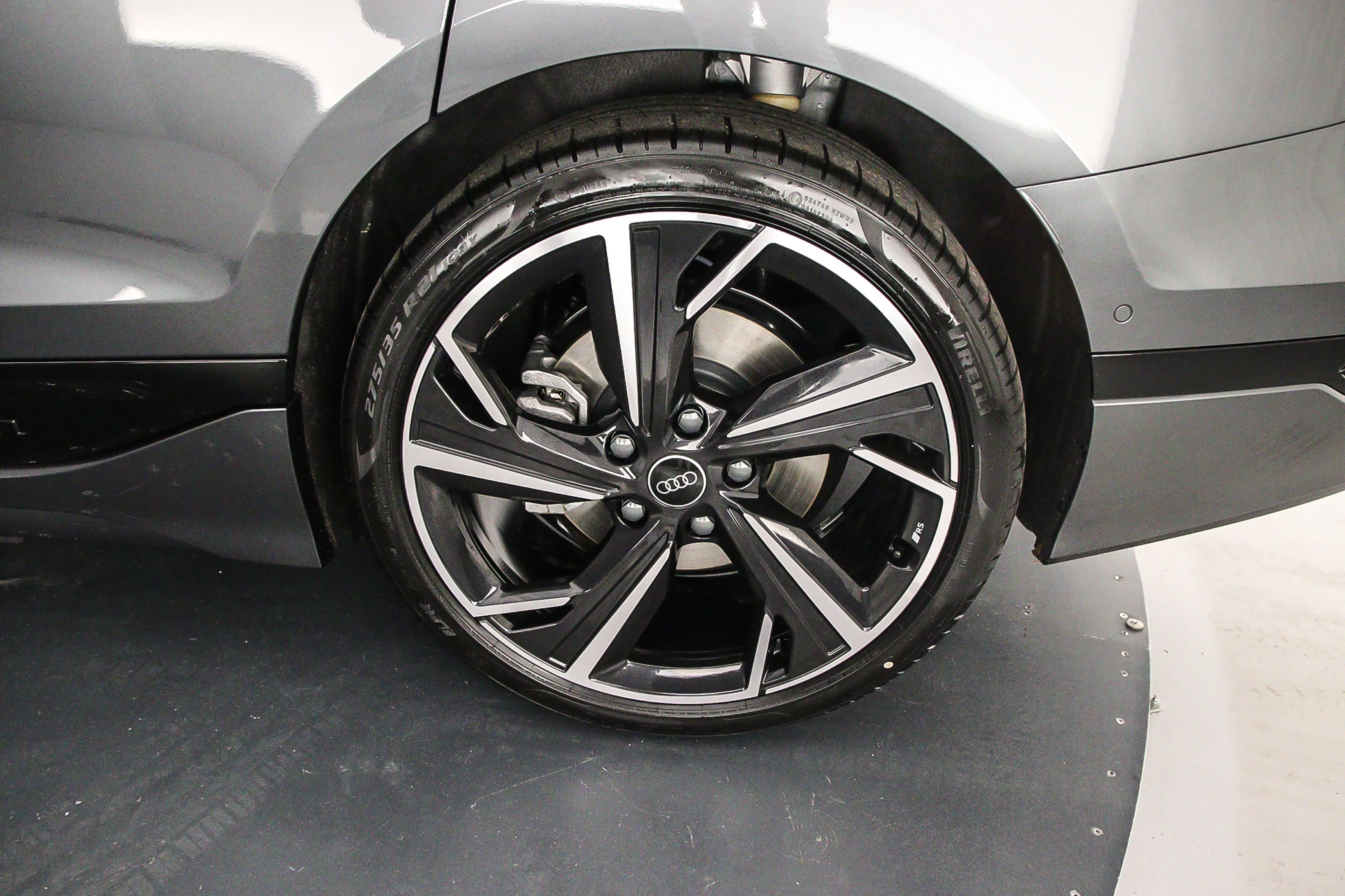 Hoofdafbeelding Audi A6 Avant e-tron
