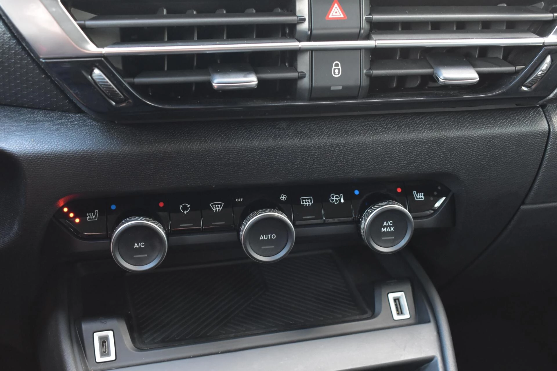 Hoofdafbeelding Citroën ë-C4