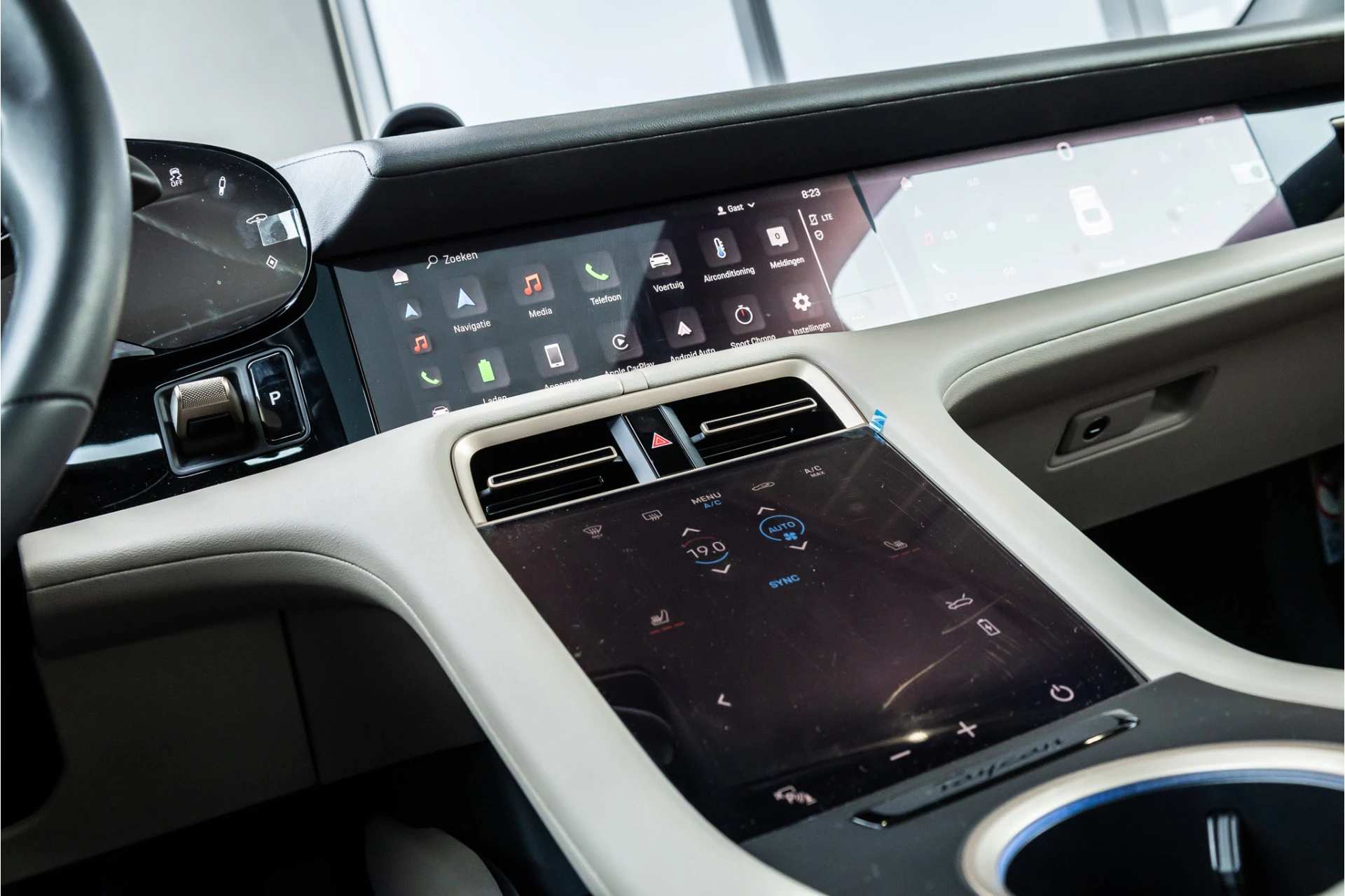 Hoofdafbeelding Porsche Taycan