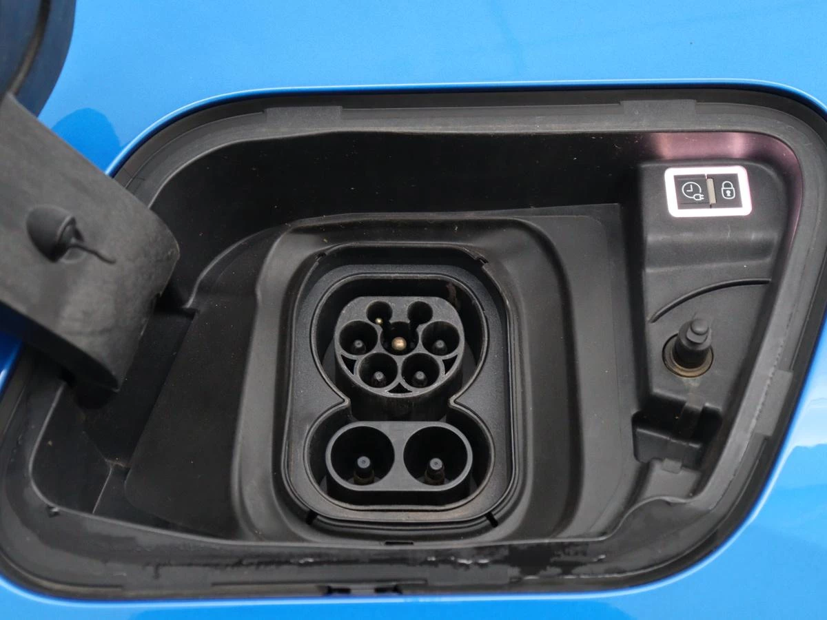 Hoofdafbeelding Peugeot e-2008