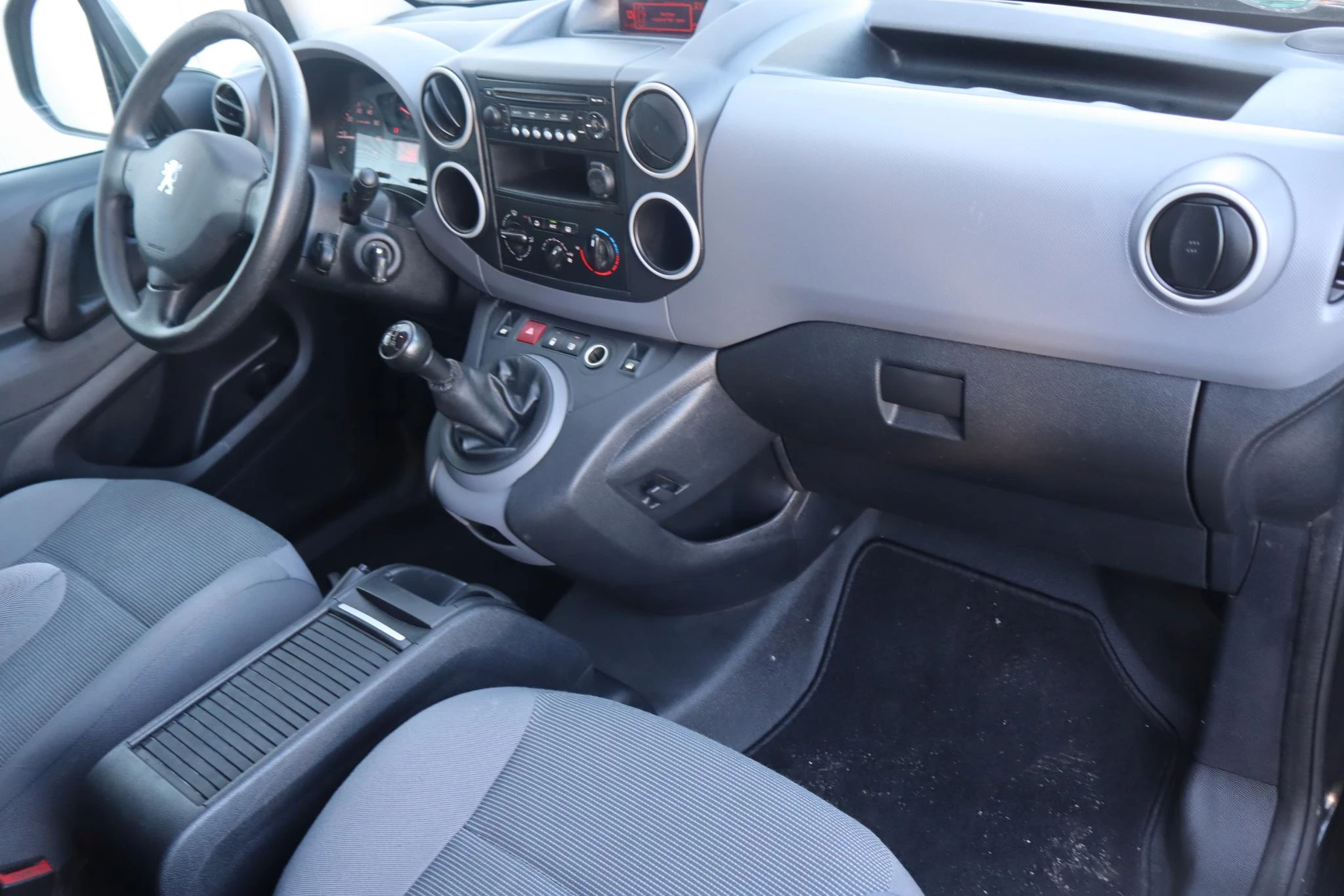 Hoofdafbeelding Peugeot Partner