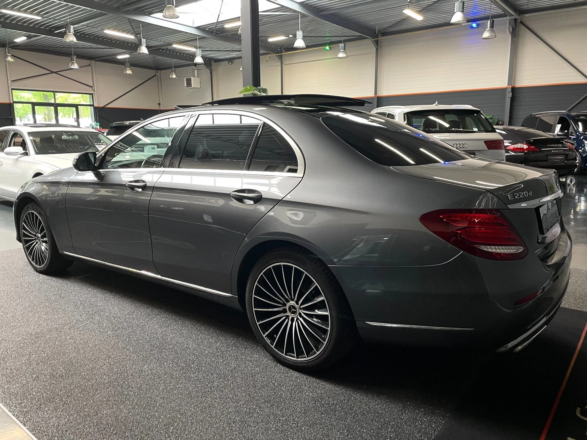 Hoofdafbeelding Mercedes-Benz E-Klasse