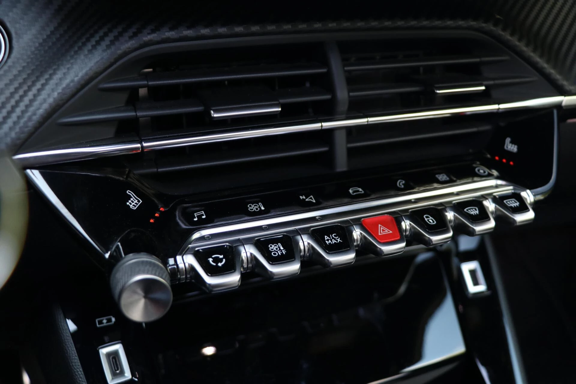 Hoofdafbeelding Peugeot e-2008