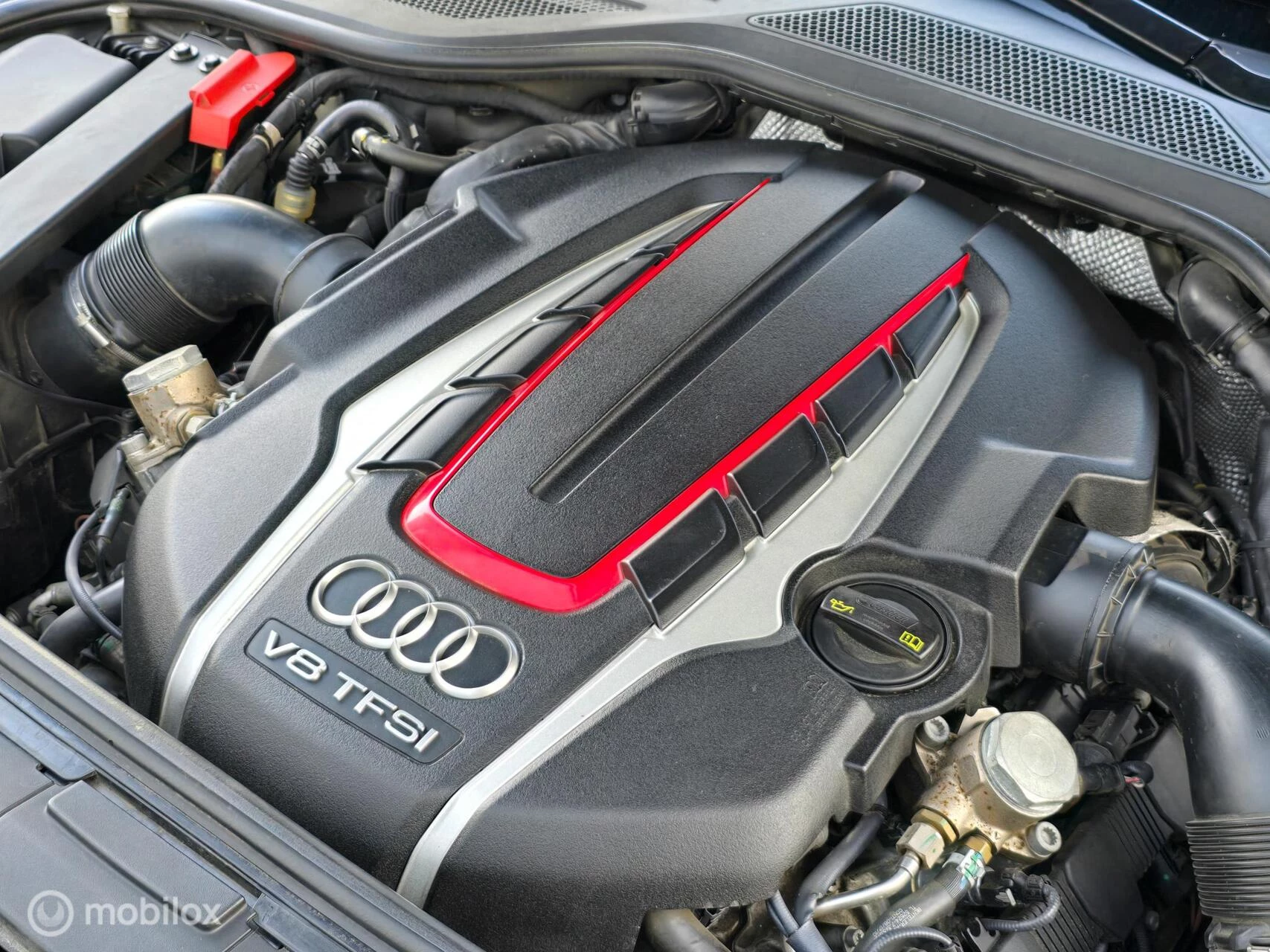 Hoofdafbeelding Audi S8