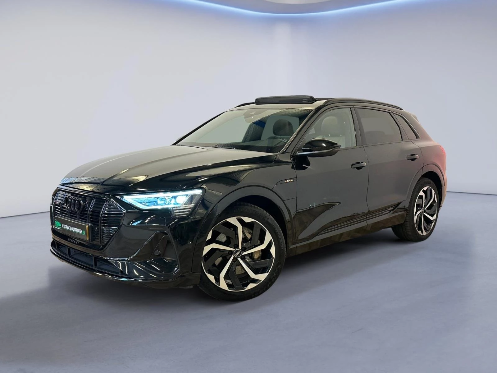 Hoofdafbeelding Audi e-tron