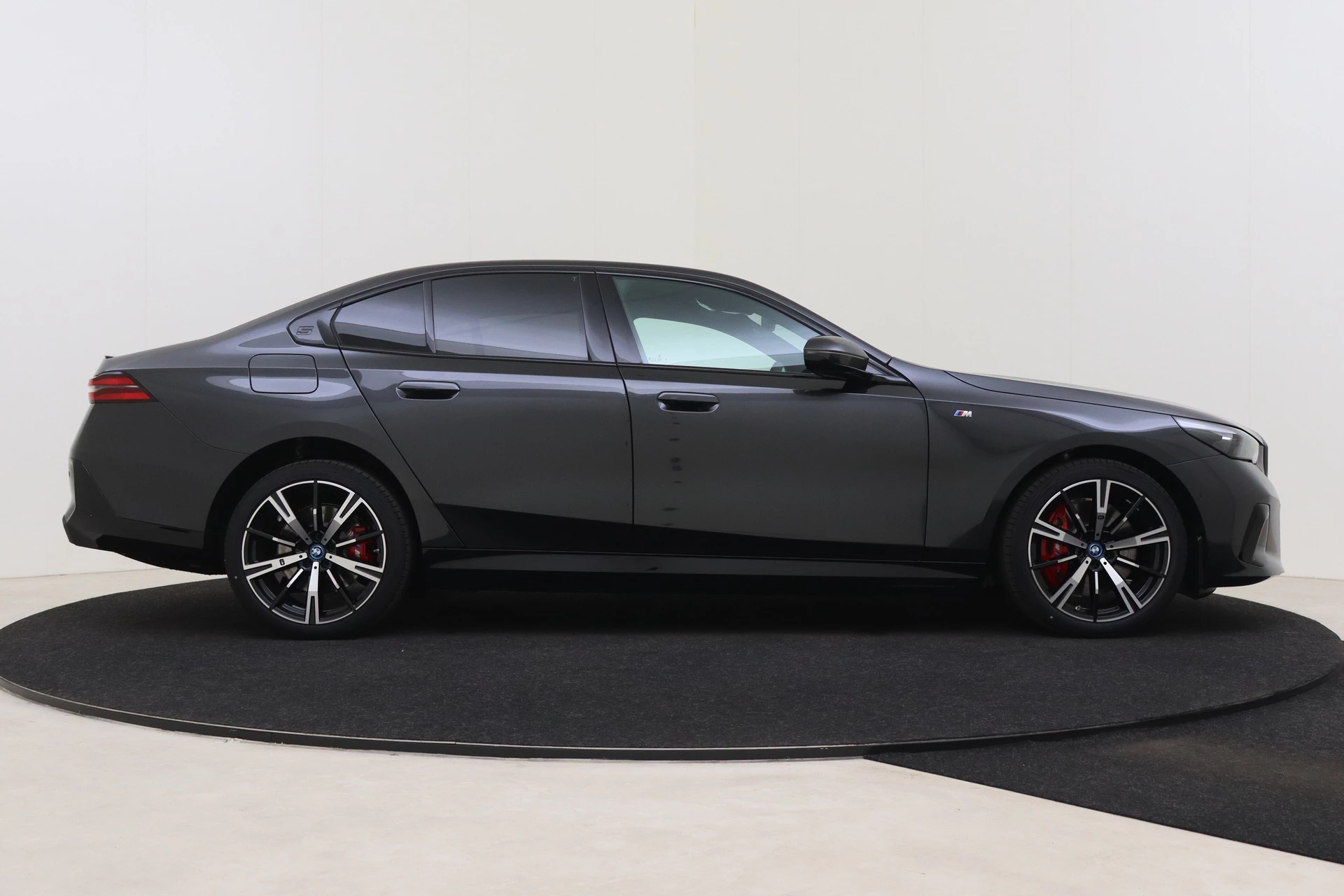 Hoofdafbeelding BMW i5