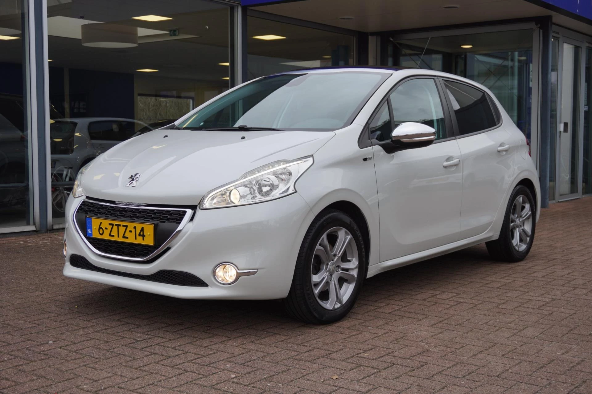 Hoofdafbeelding Peugeot 208