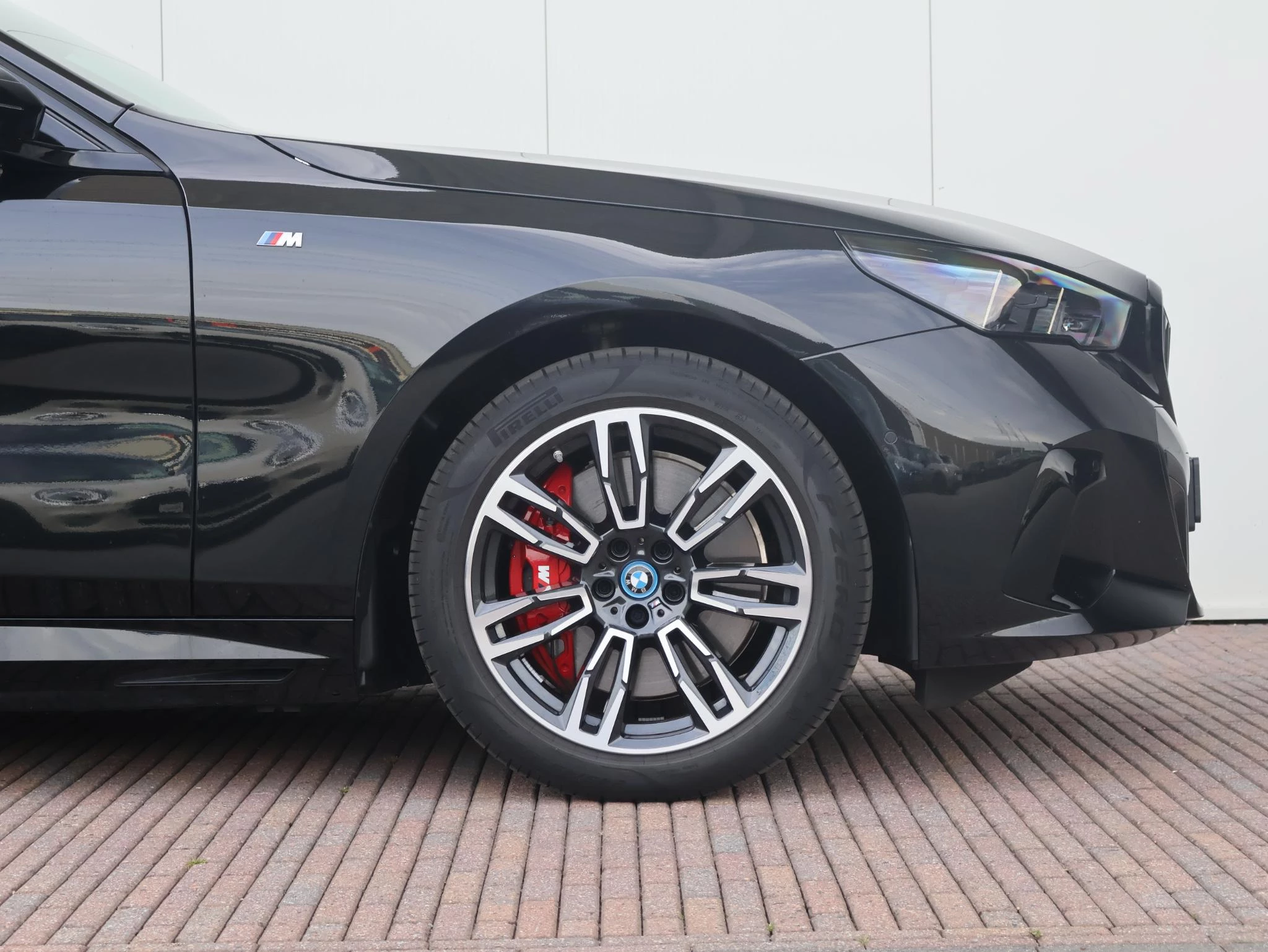 Hoofdafbeelding BMW i5