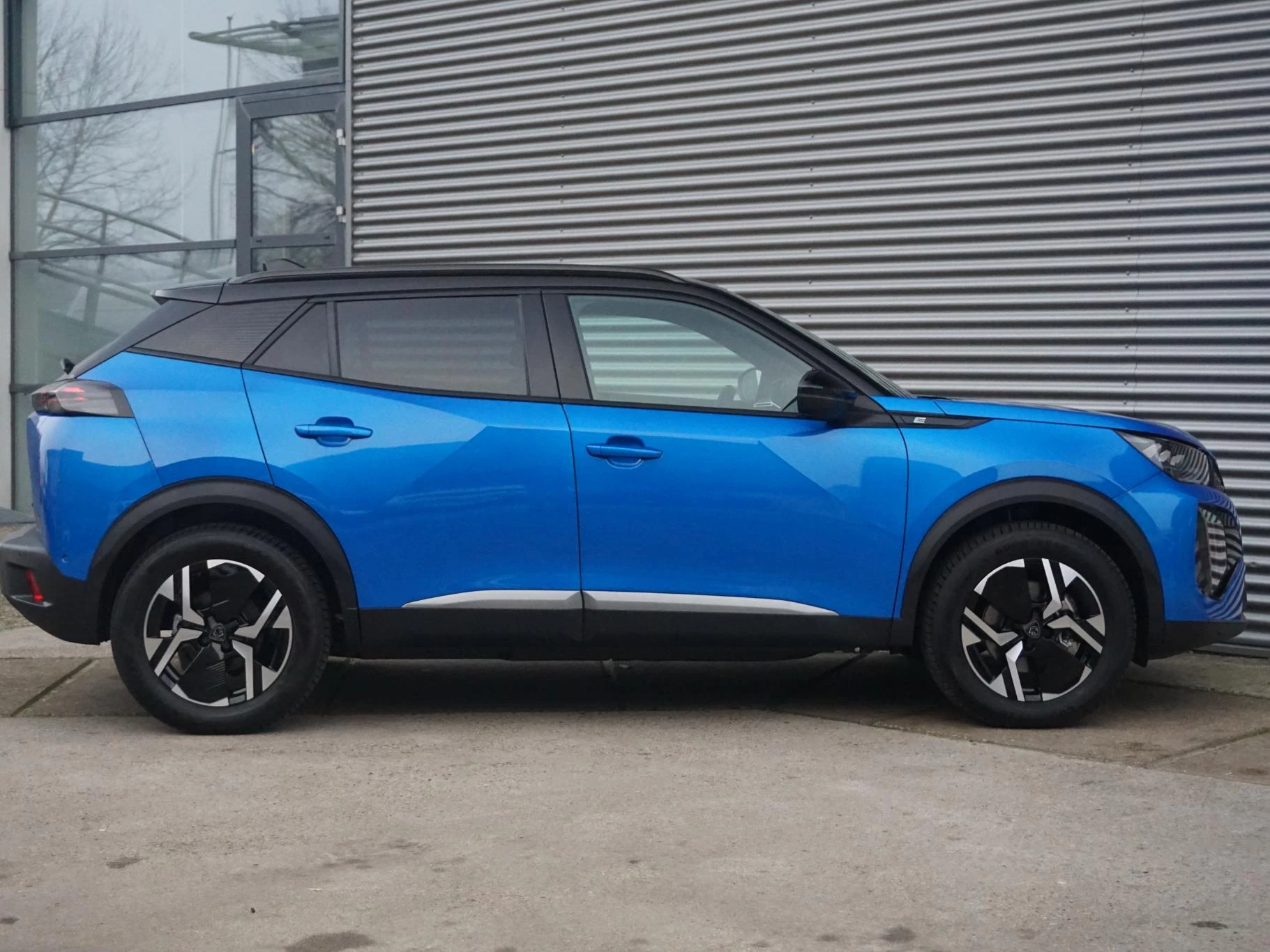 Hoofdafbeelding Peugeot e-2008