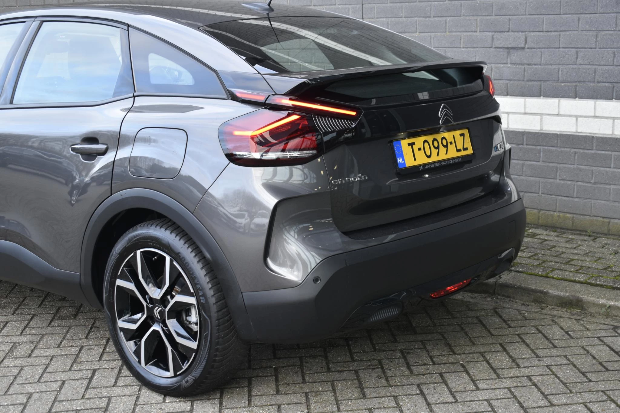 Hoofdafbeelding Citroën ë-C4