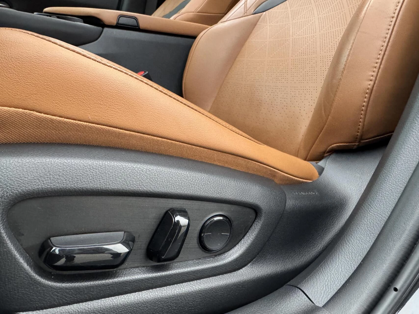 Hoofdafbeelding Lexus UX