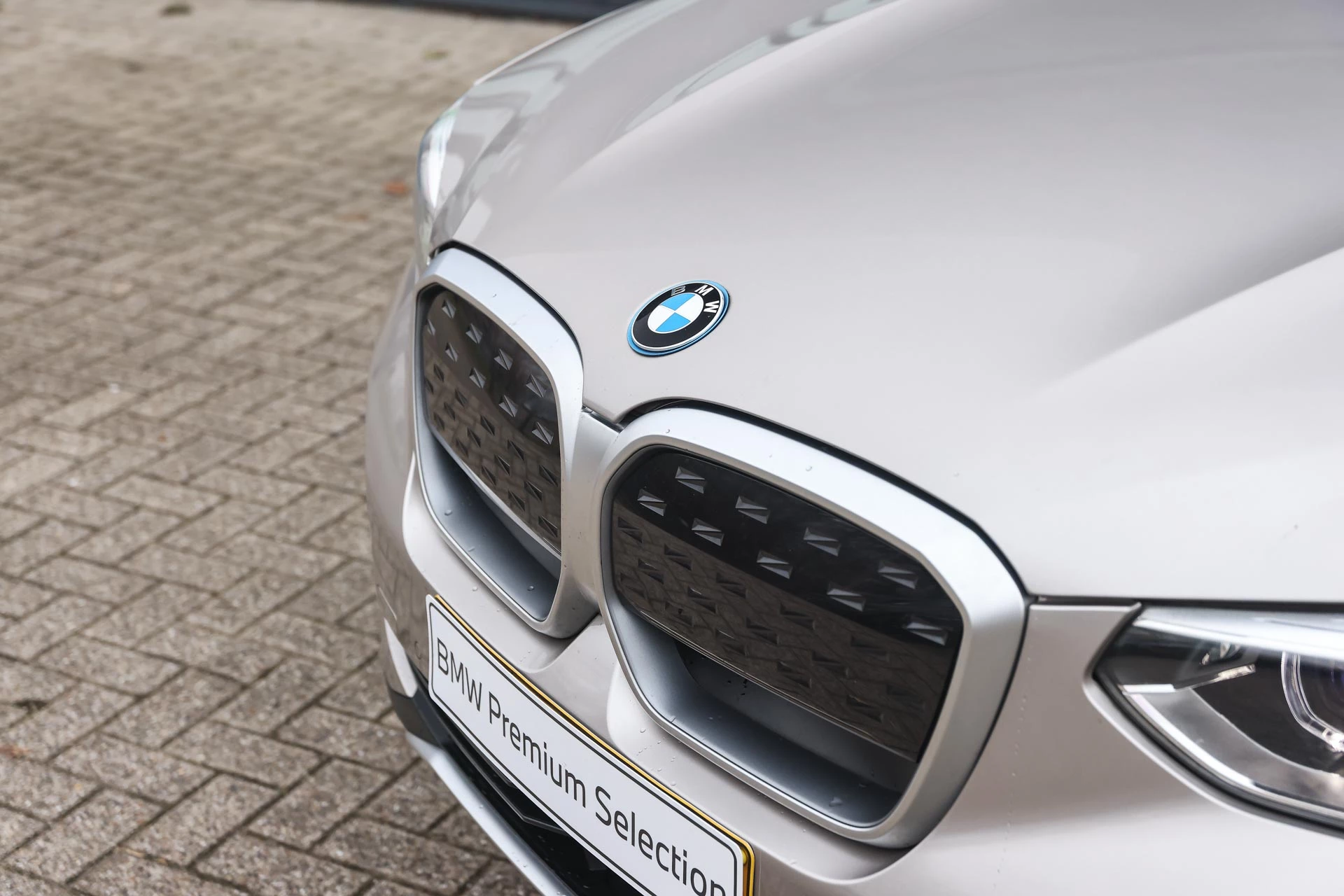 Hoofdafbeelding BMW iX3