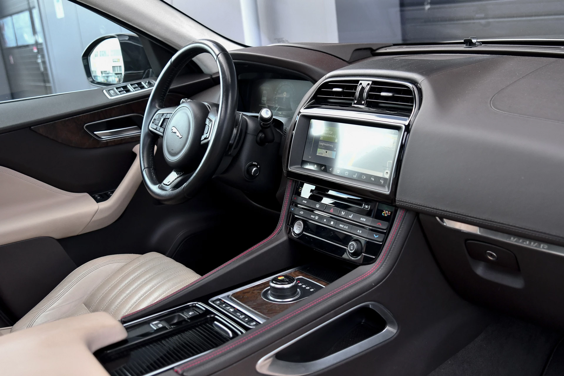 Hoofdafbeelding Jaguar F-PACE