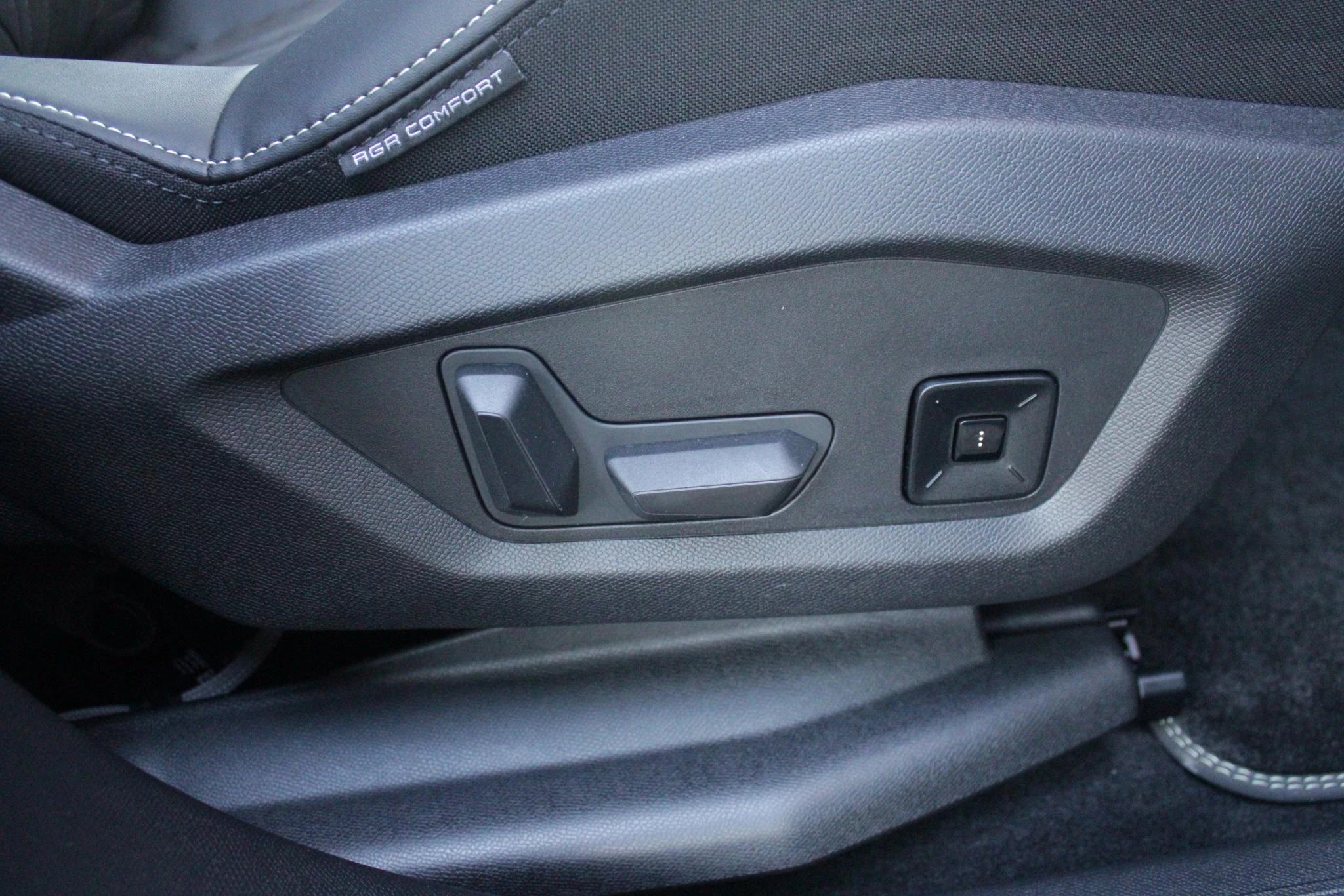 Hoofdafbeelding Peugeot e-5008