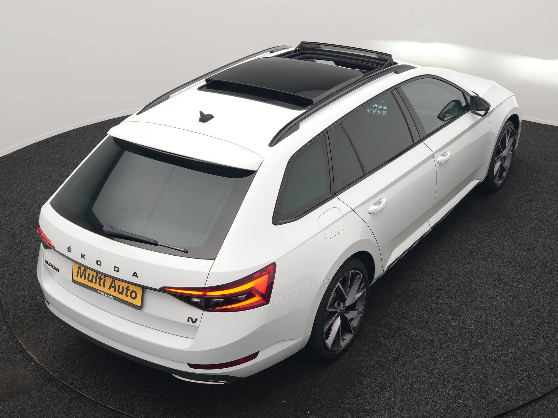 Hoofdafbeelding Škoda Superb