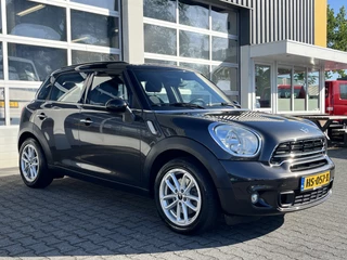 MINI Countryman 1.6 Cooper S Airco Cruise controle Trekhaak 1000kg trekgewicht Stuurwielbediening Telefoonverbinding Stoelverwarming Lichtmetalenvelgen Afneembare trekhaak