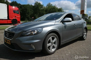 Volvo V40 2.0 D4 190pk R-Design LEDER/NAVIGATIE/PDC/NAP
