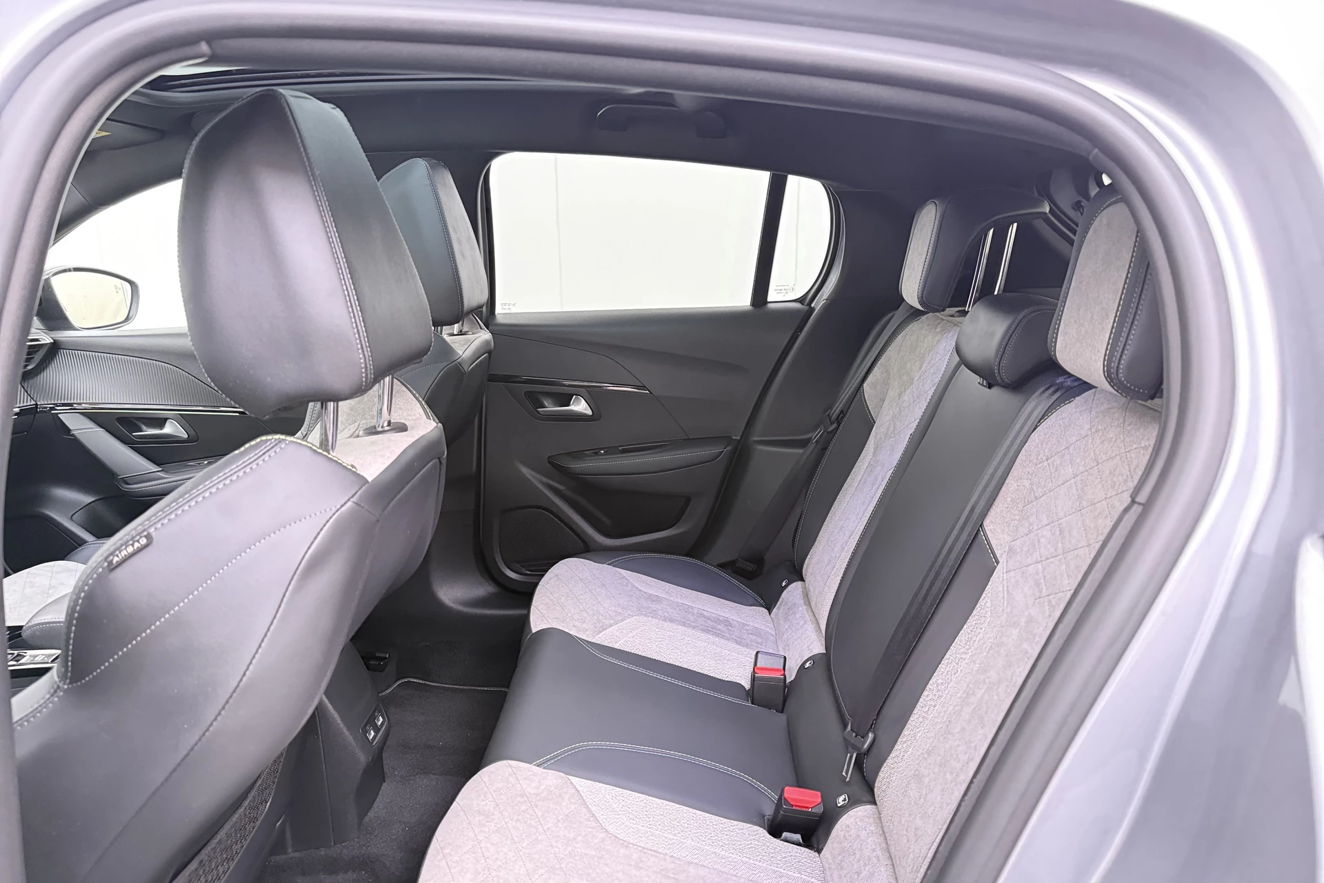 Hoofdafbeelding Peugeot e-208