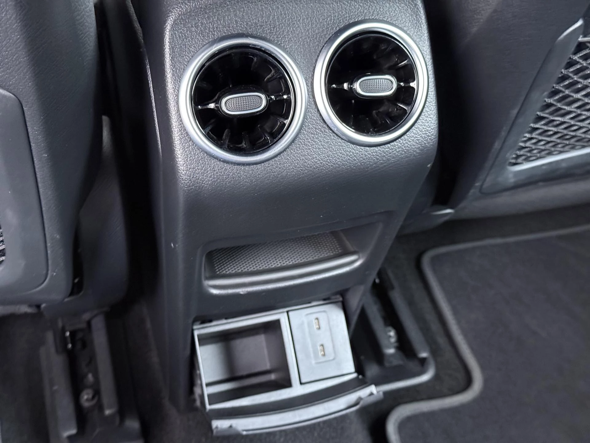 Hoofdafbeelding Mercedes-Benz EQA