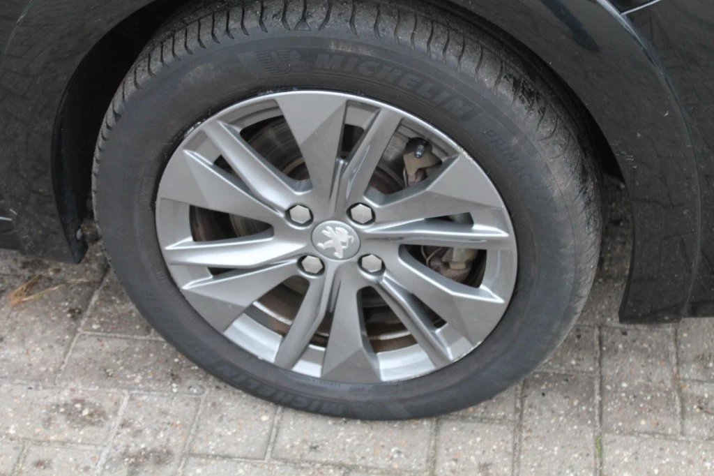 Hoofdafbeelding Peugeot e-208