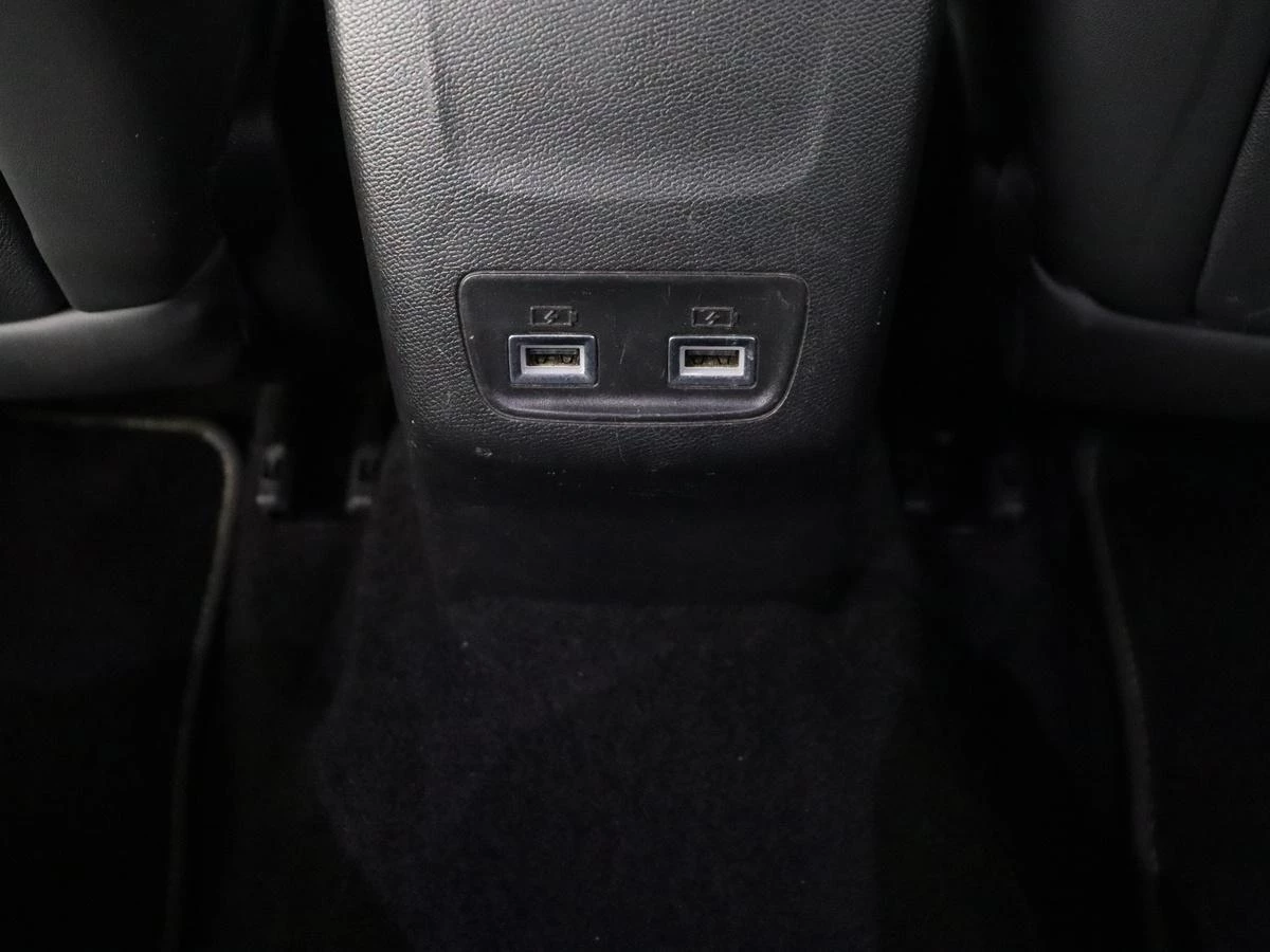 Hoofdafbeelding Peugeot e-2008