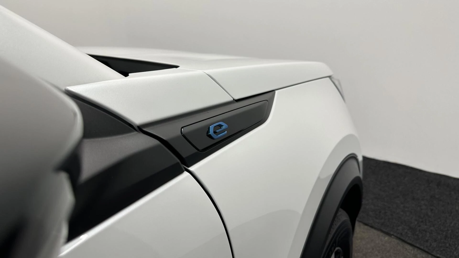 Hoofdafbeelding Peugeot e-2008