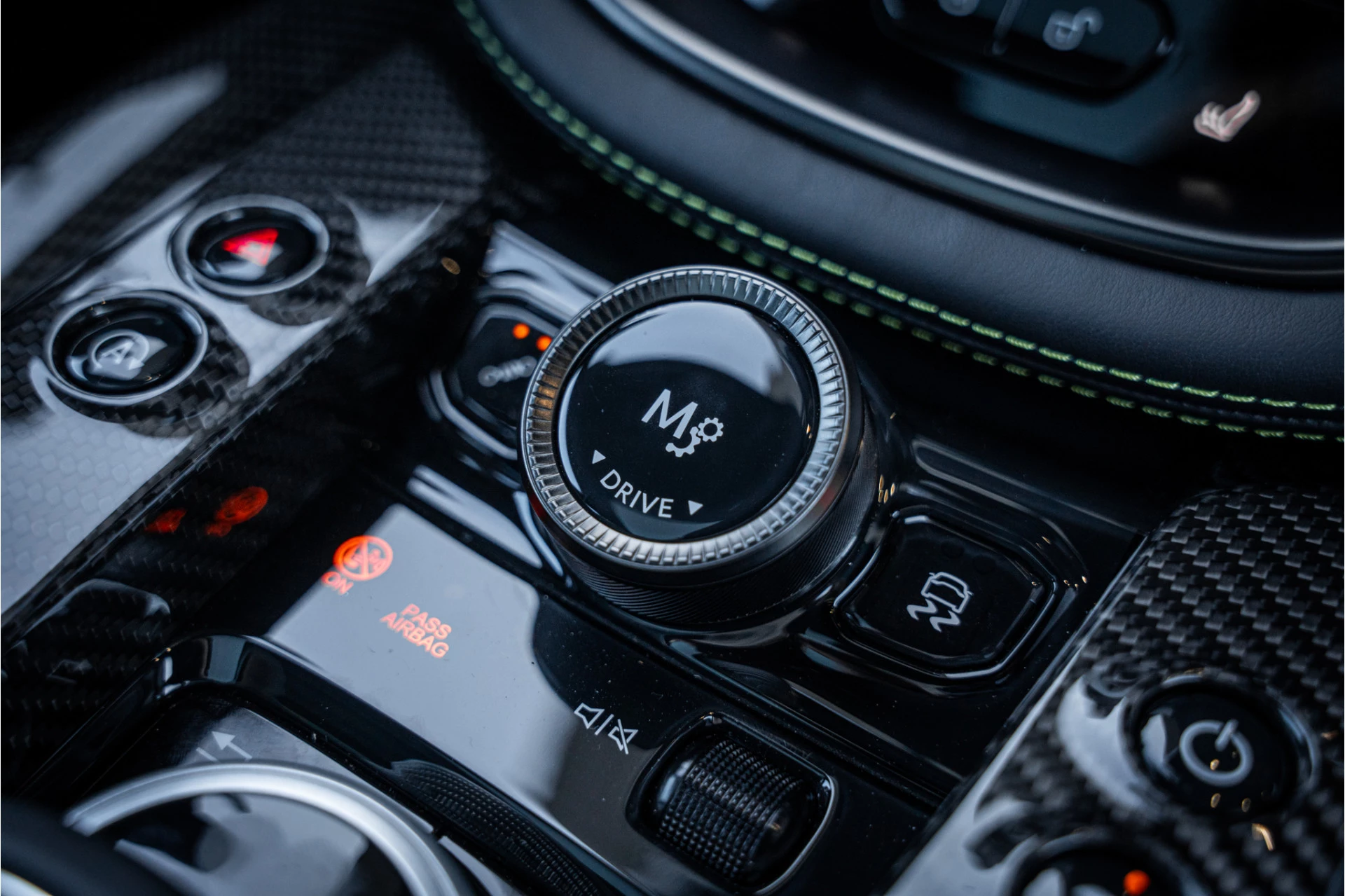 Hoofdafbeelding Aston Martin DBX