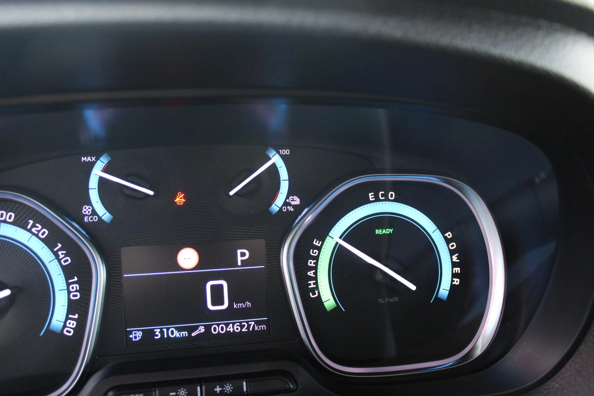 Hoofdafbeelding Peugeot e-Expert