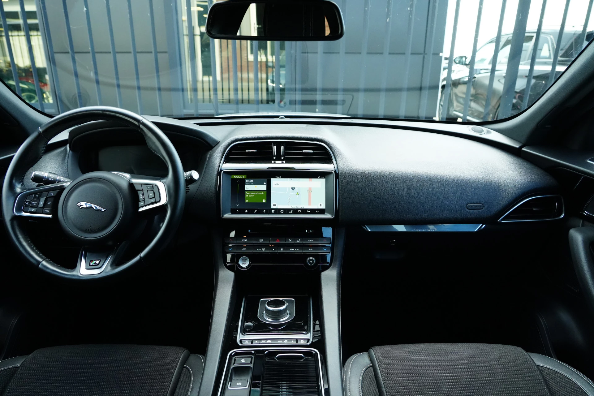 Hoofdafbeelding Jaguar F-PACE