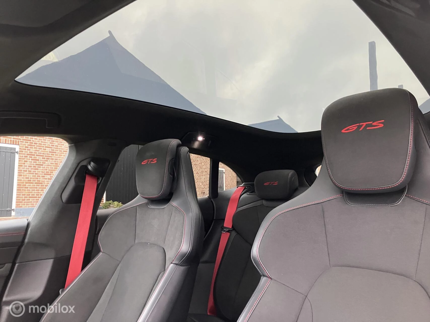 Hoofdafbeelding Porsche Taycan