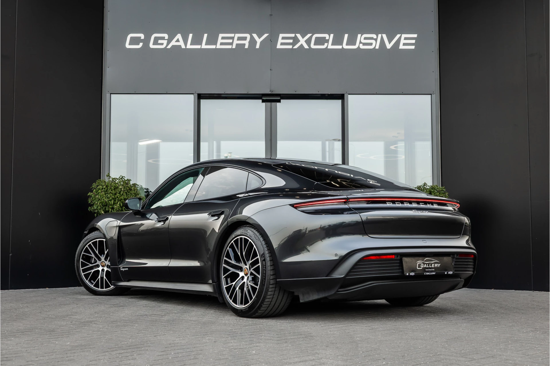 Hoofdafbeelding Porsche Taycan