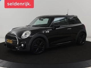 Mini Cooper 1.5 Chili Serious Business |  Stoelverwarming | Head-Up | Sportstoelen | Harman/Kardon | Navigatie | Climate control | Full LED | Parkeerhulp | Cruise control | Half leder | Bluetooth