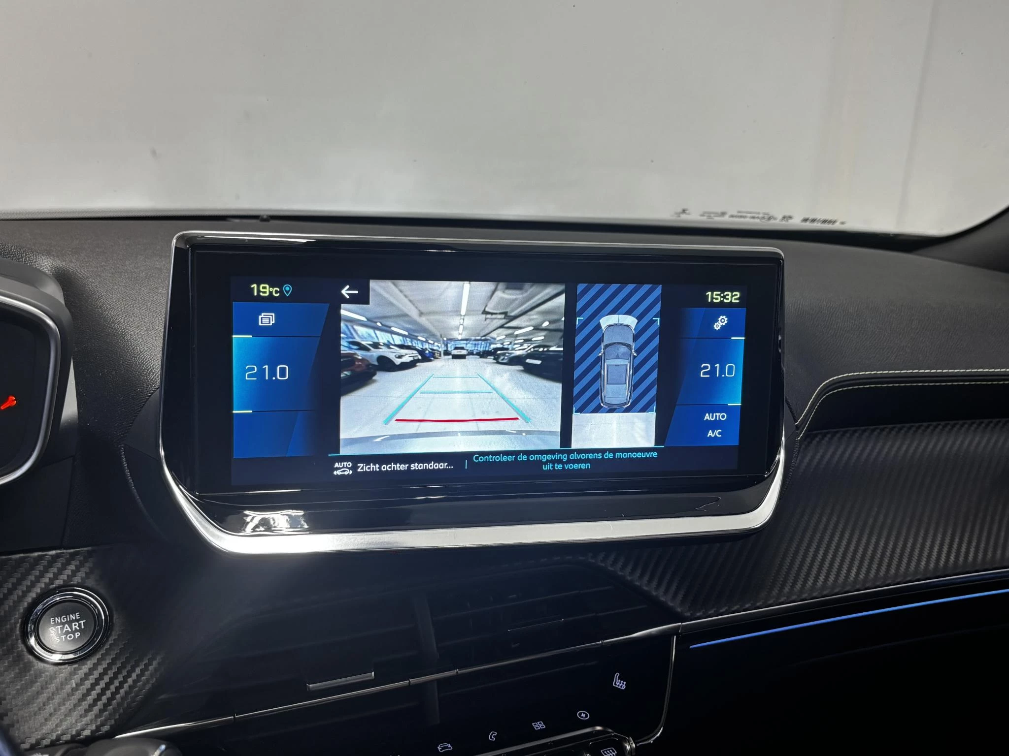 Hoofdafbeelding Peugeot e-2008