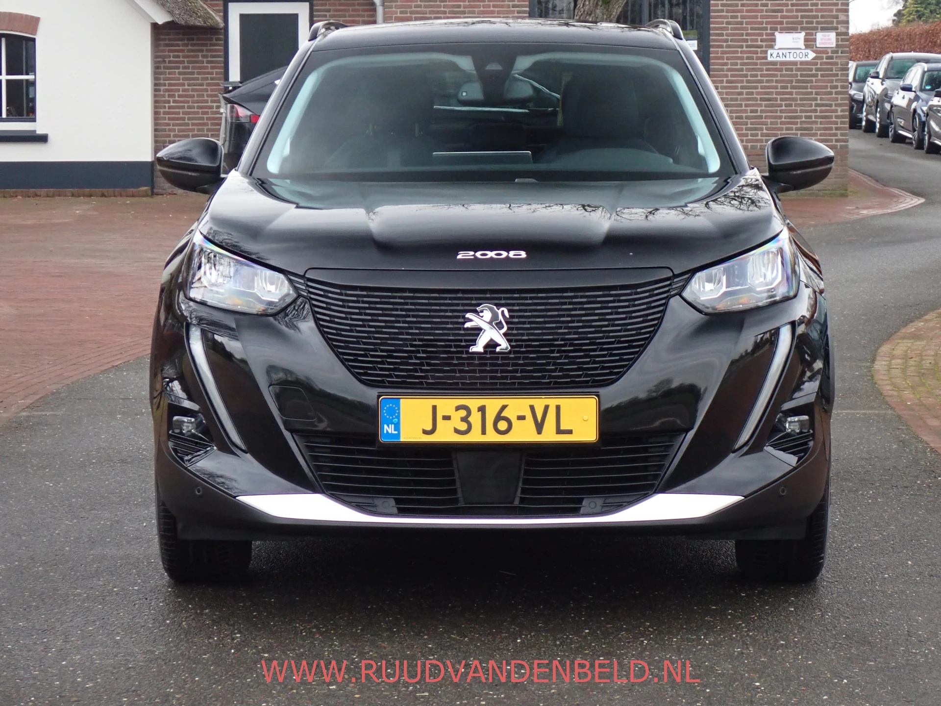 Hoofdafbeelding Peugeot e-2008
