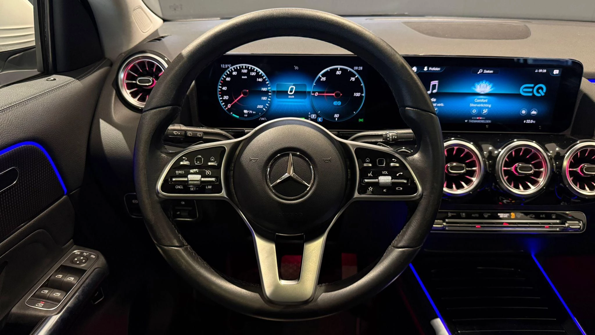 Hoofdafbeelding Mercedes-Benz EQA