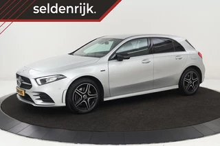 Mercedes-Benz A-klasse 250e AMG Night | Stoelverwarming | Carplay |  Widescreen | Sfeerverlichting | Camera | Leder/Alcantara | Navigatie | Full LED