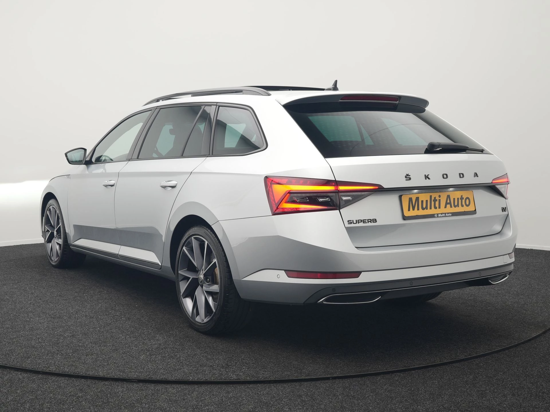 Hoofdafbeelding Škoda Superb