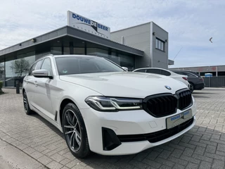 BMW 5 Serie Touring 530i Luxury Line M-sport velgen | Pano-Dak | Trekhaak | Memory | Adapt. Cruise, comfort stoelen