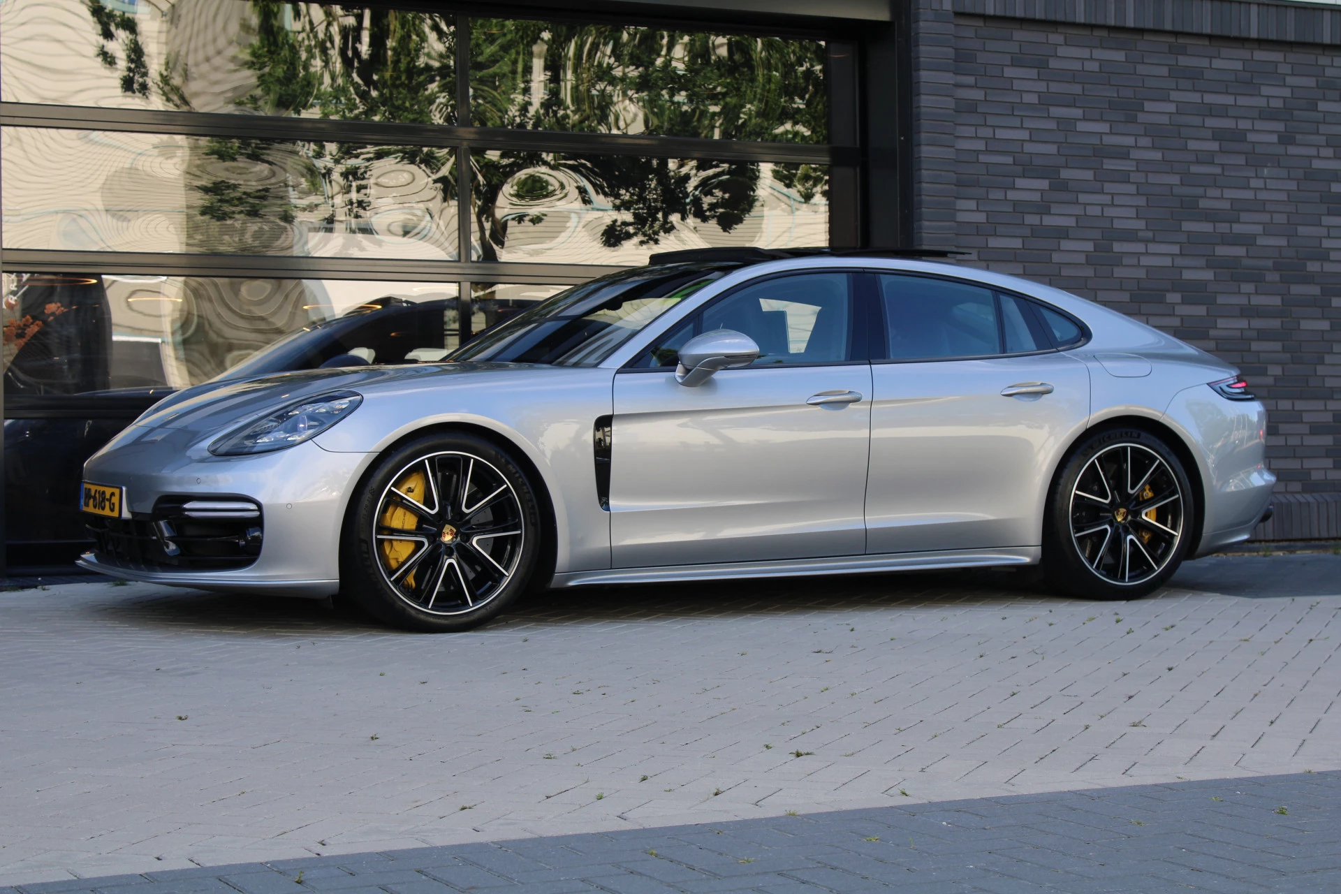 Hoofdafbeelding Porsche Panamera